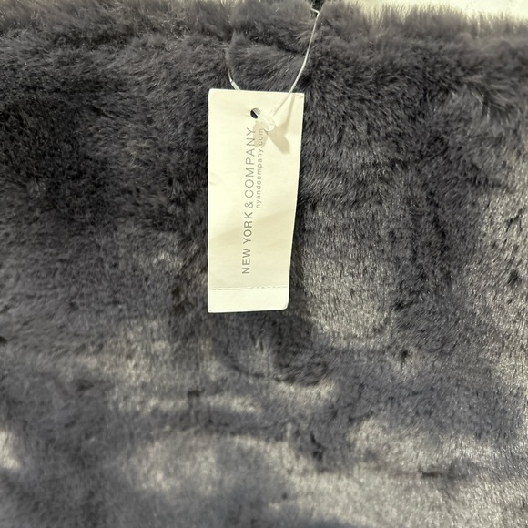 NY&C Faux Fur Tote Bag – Gray – NWT - Picture 4 of 8